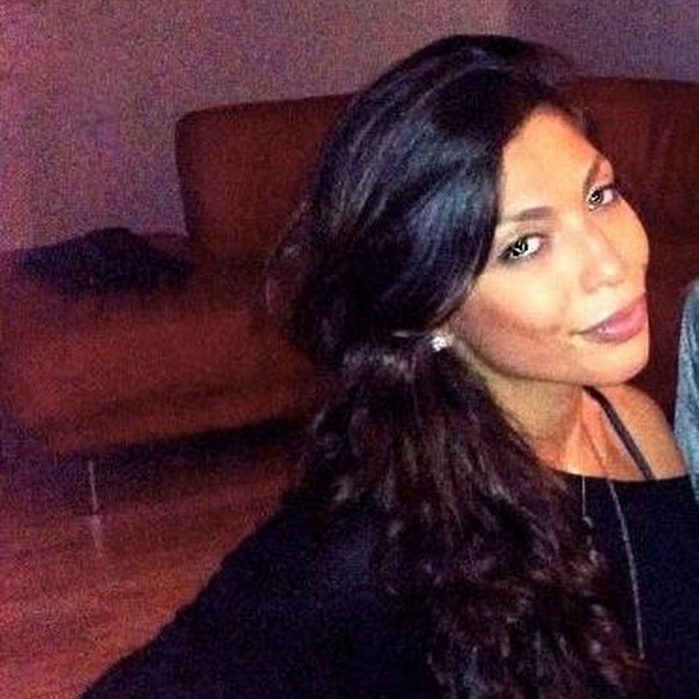 Meet your Posher, Neda